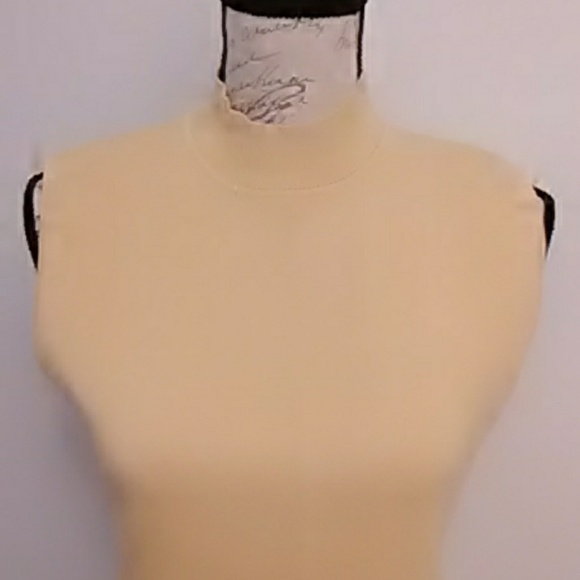 New sleeveless turtle neck sweater - Picture 4 of 4